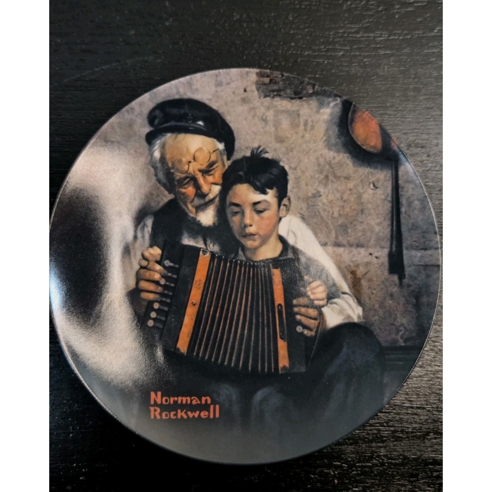 Vintage 1981 Knowles Norman Rockwell " The Music Maker"‎ Limited Edition Plate